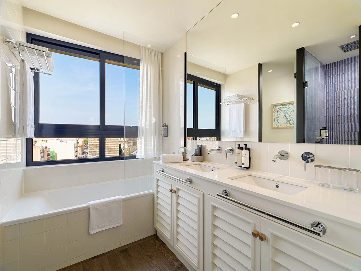 04 5 hitclassicessentialsuperiorbathroom