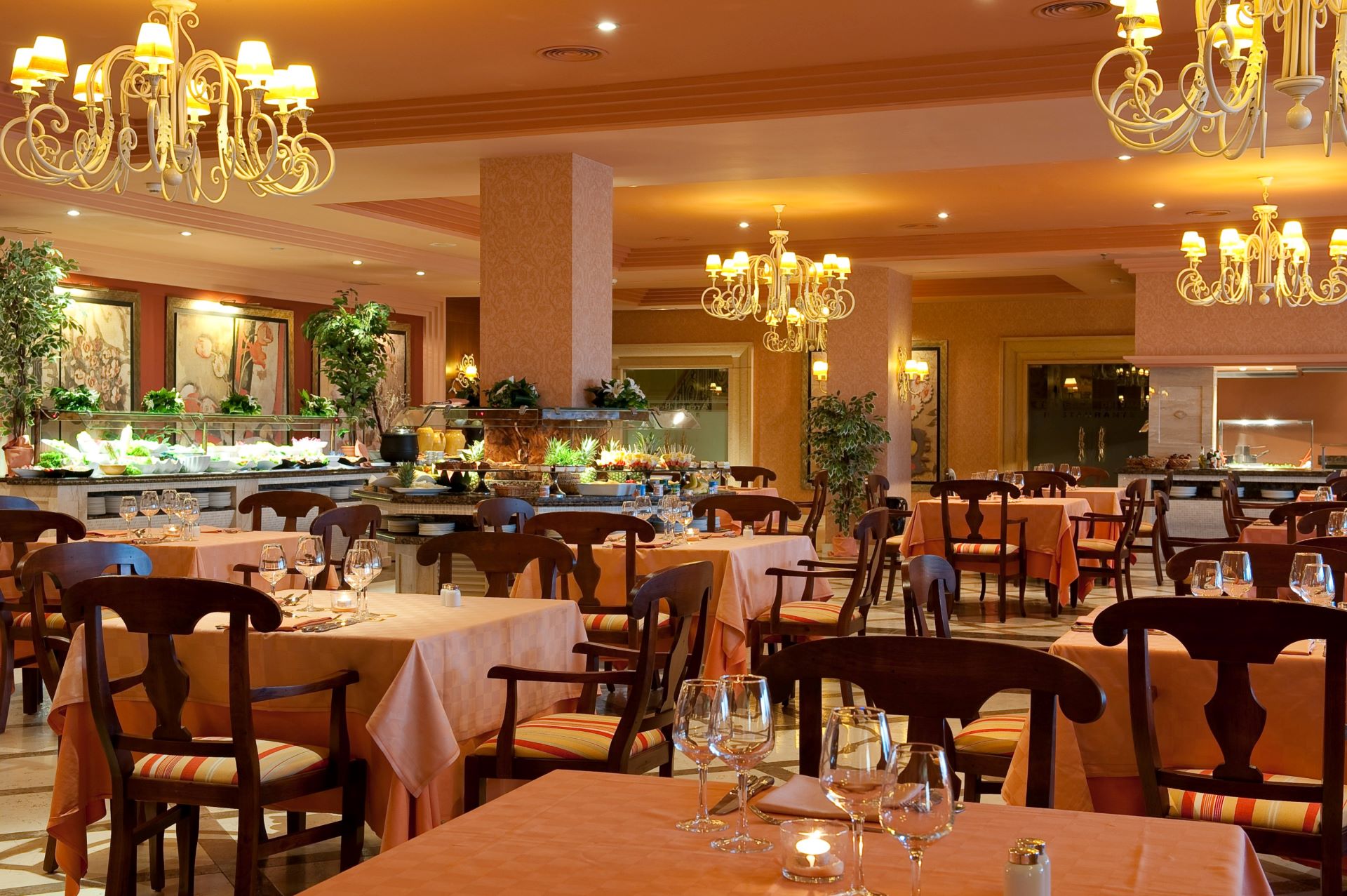 19  buffet restaurant arena beach