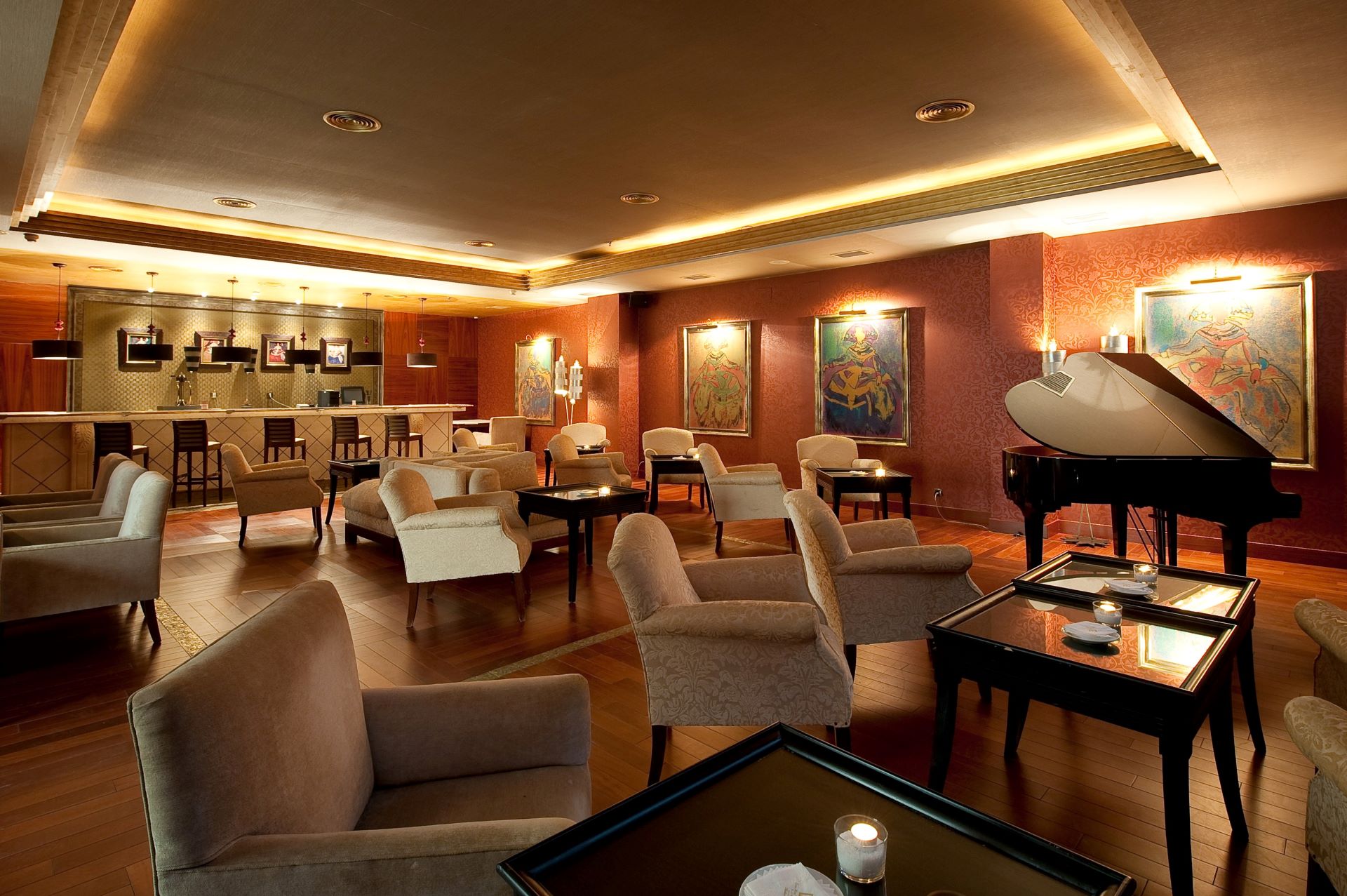6  piano bar