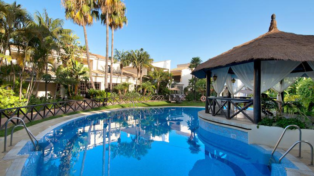 Blue bay banus 3 gallery