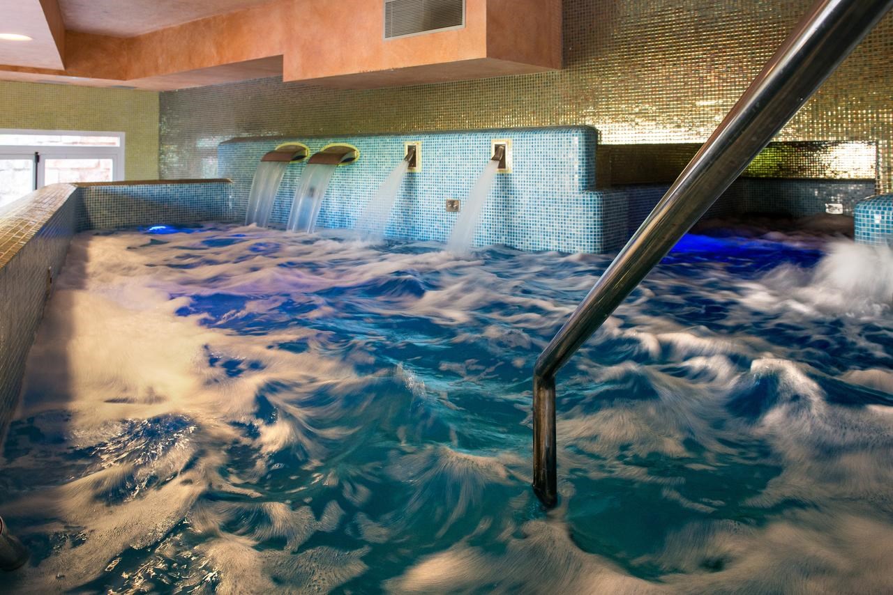 Hotel marina portals 3