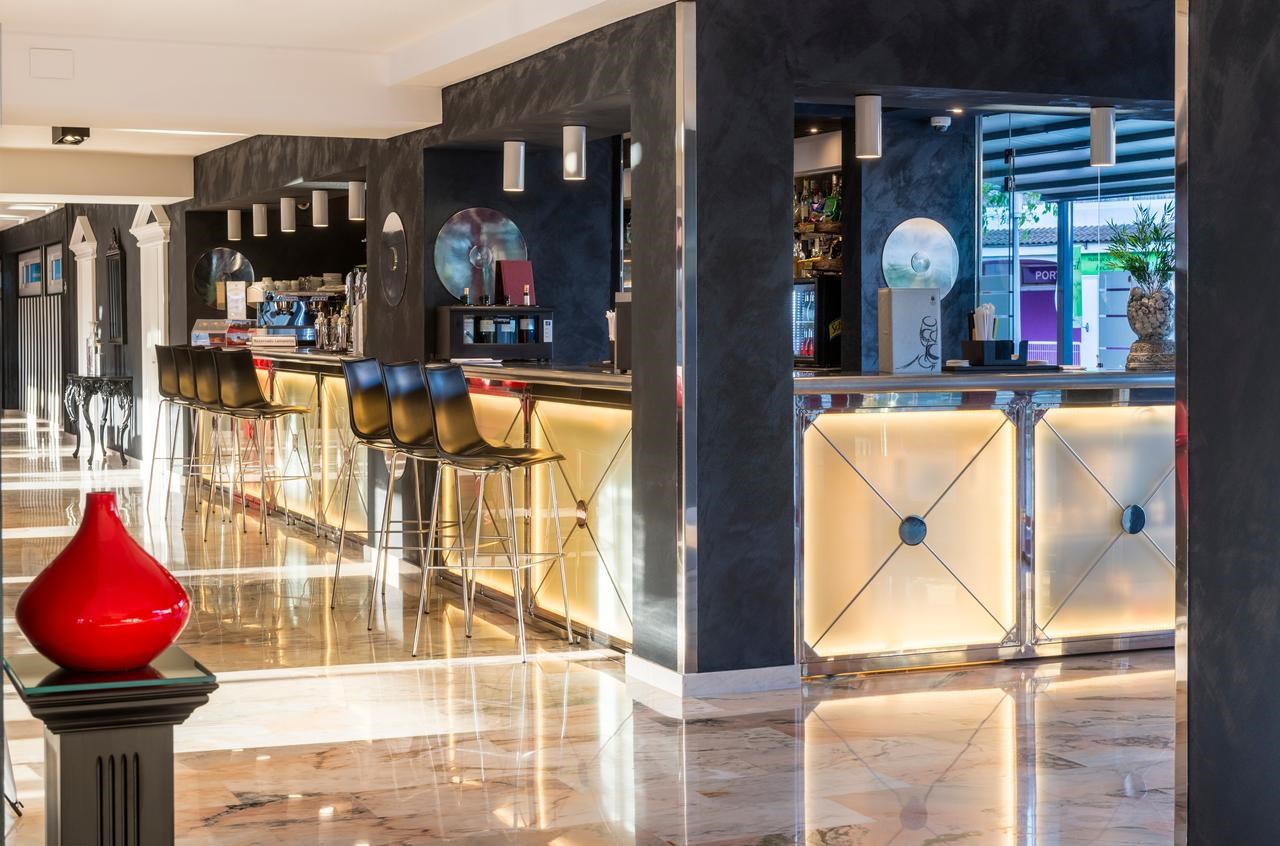 Hotel marina portals 7