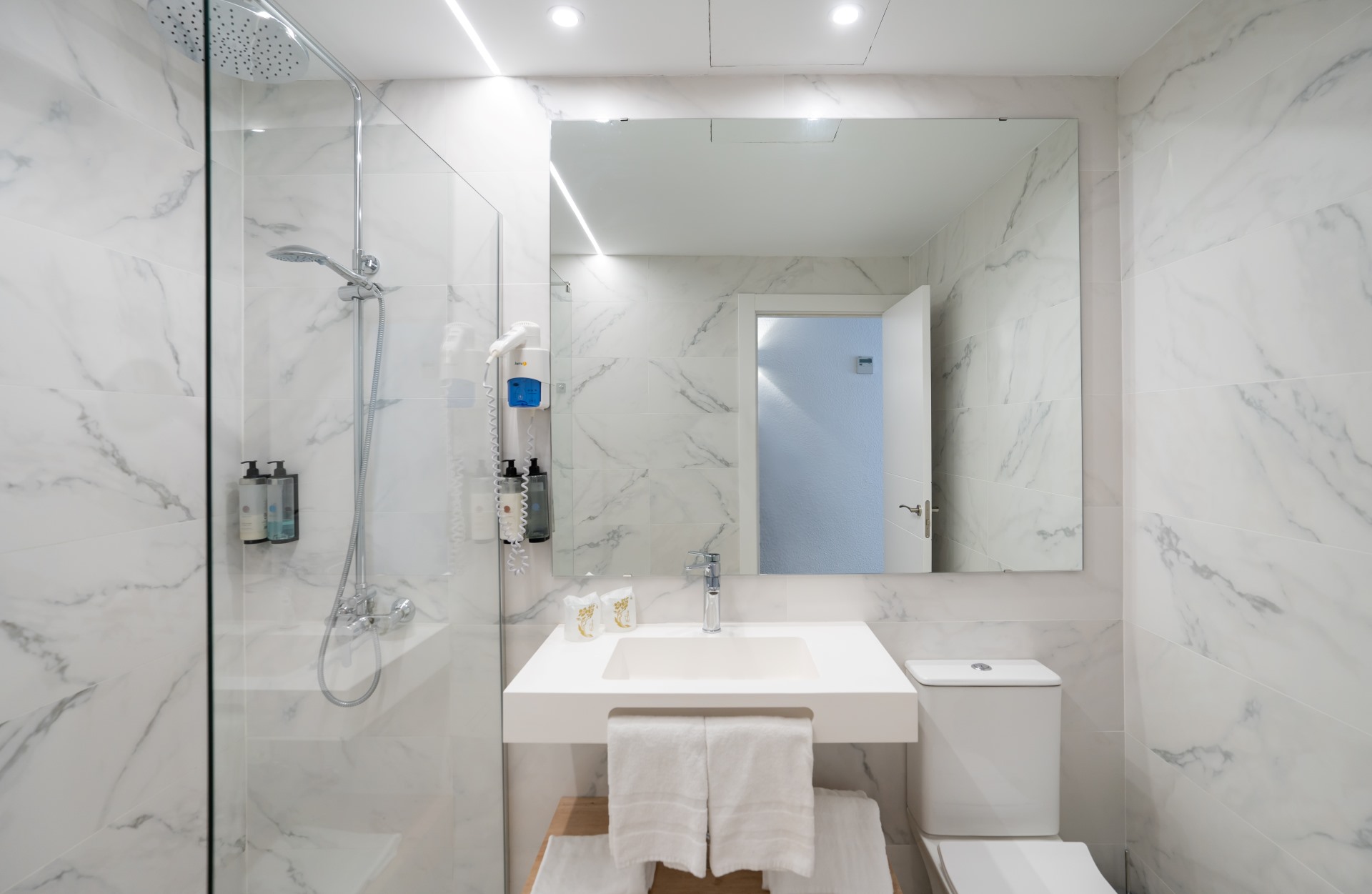 Superior bathroom