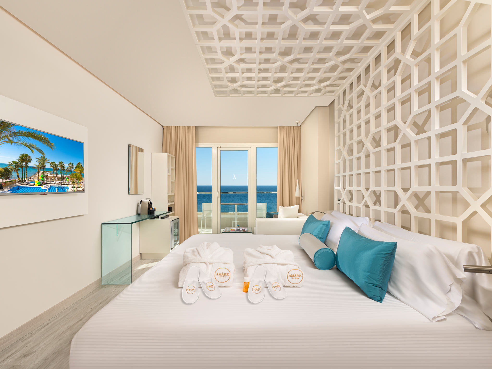 02 amare marbella habitaciones oh la la theone vista mar frontal hab matrimonio 2